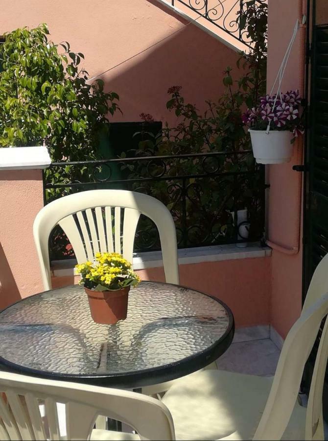 Marios Apartment Lakones Екстер'єр фото